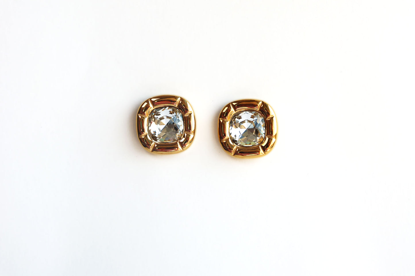 MOUA Jewelry | Gold Plated Earrings | Waterproof Earrings | Long Lasting Quality Earrings | Tarnish Resistant Earrings | Hypoallergenic Earrings | Affordable Luxury Earrings | Worldwide shipping Earrings | Nickel-Free Earrings | Luxury Gold Plated Earrings.