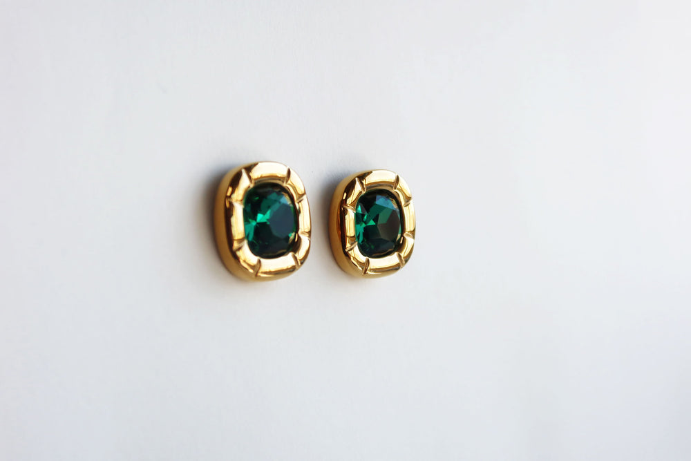MOUA Jewelry | Gold Plated Earrings | Waterproof Earrings | Long Lasting Quality Earrings | Tarnish Resistant Earrings | Hypoallergenic Earrings | Affordable Luxury Earrings | Worldwide shipping Earrings | Nickel-Free Earrings | Luxury Gold Plated Earrings.
